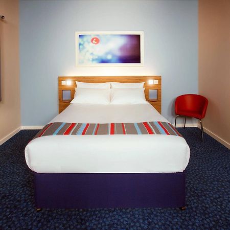 Travelodge Battersea Londra Exterior foto